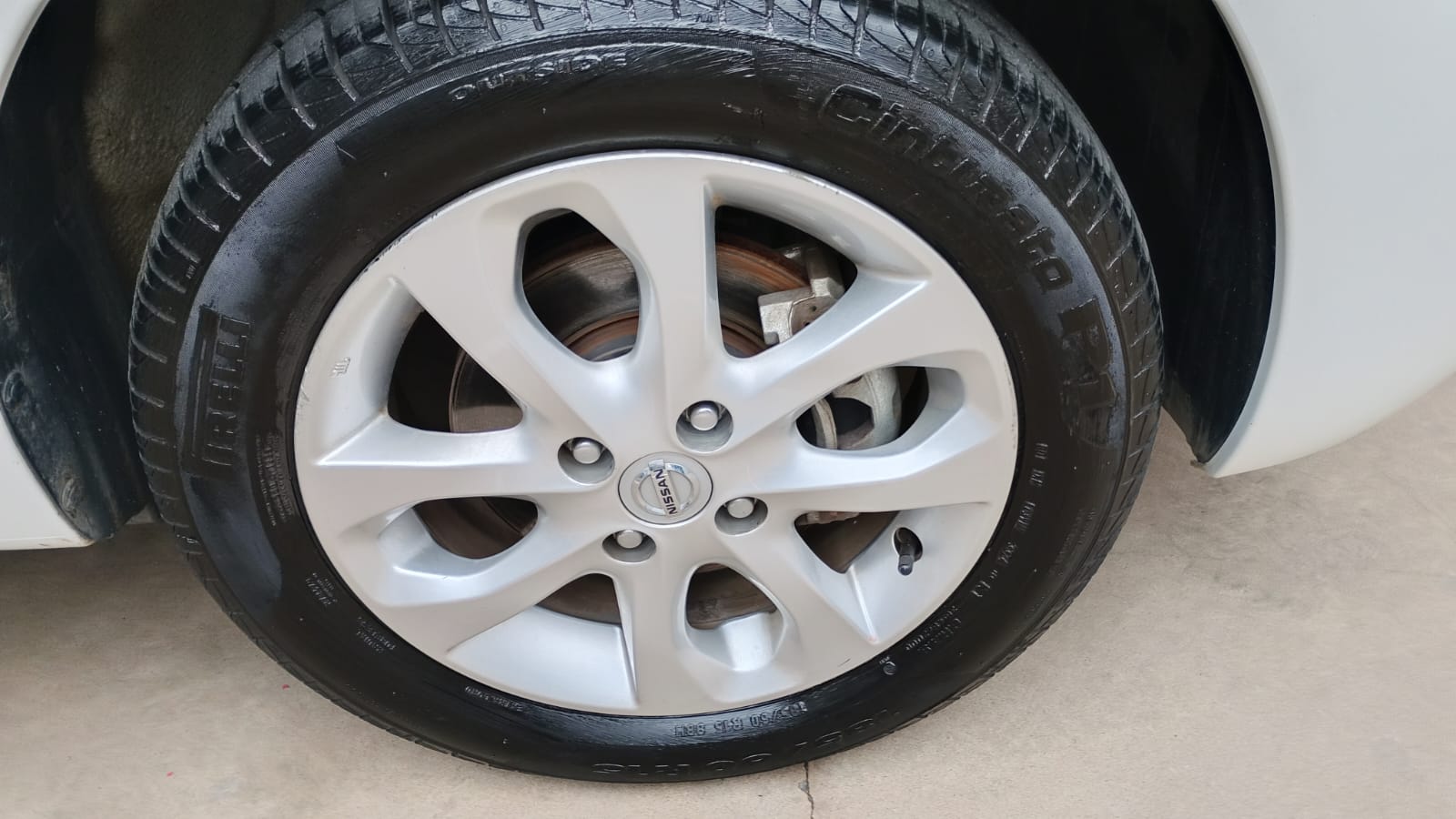 Nissan March - 1.6 SV 16V FLEXSTART 4P MANUAL