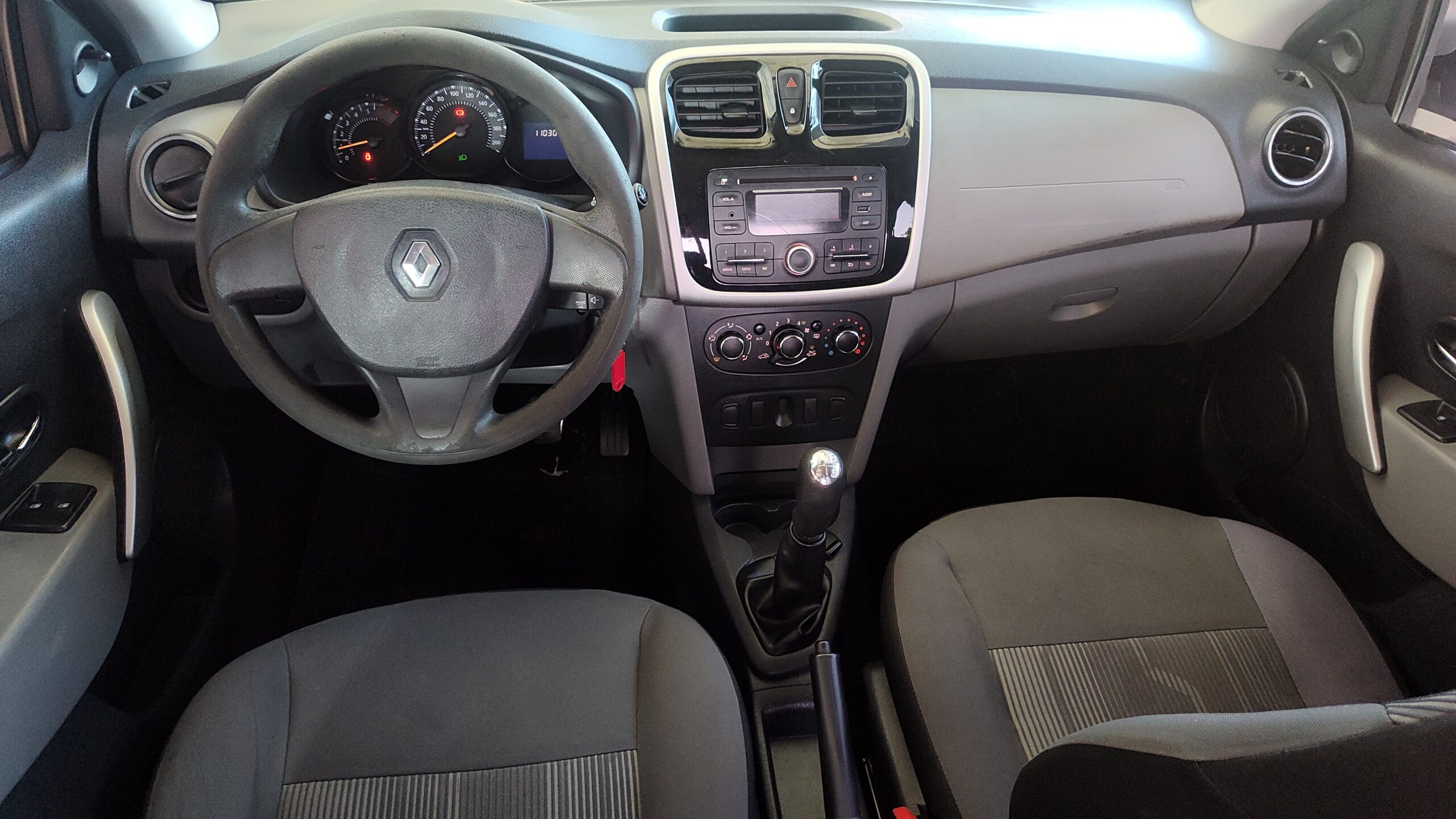 Renault Logan - 1.6 EXPRESSION 8V FLEX 4P MANUAL