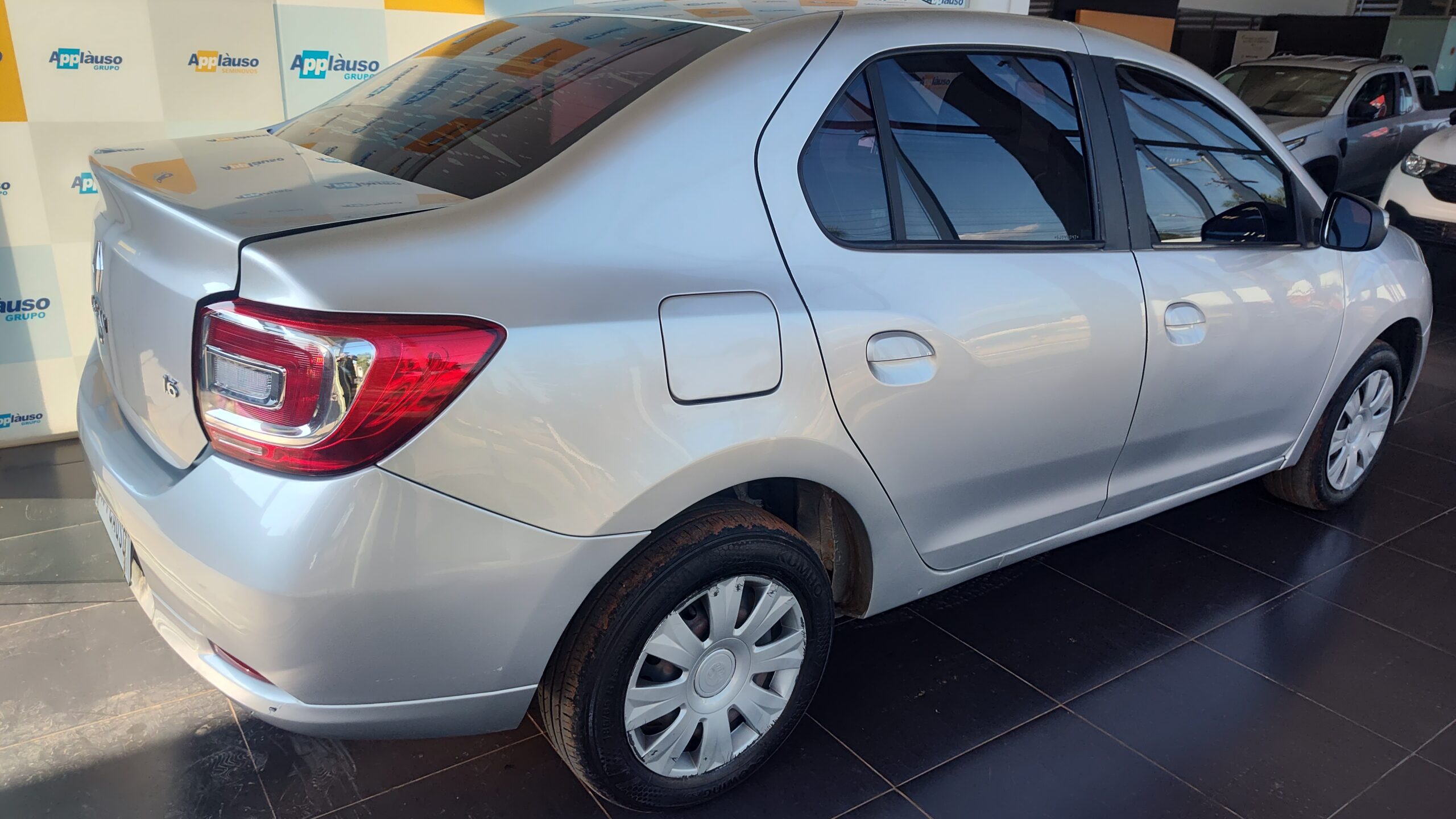 Renault Logan - 1.6 EXPRESSION 8V FLEX 4P MANUAL