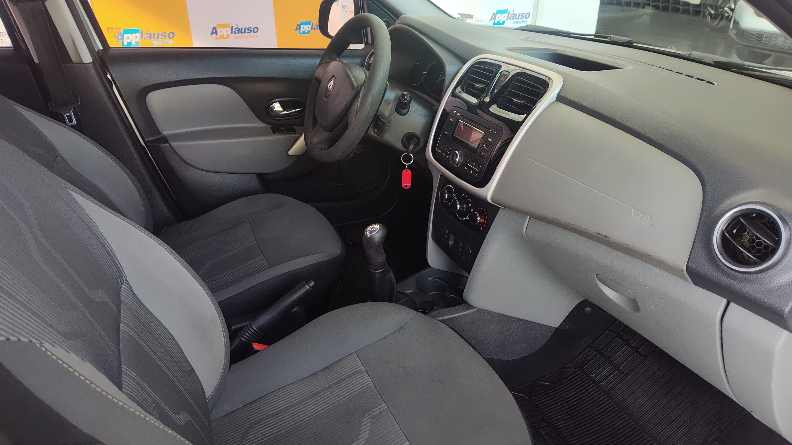 Renault Logan - 1.6 EXPRESSION 8V FLEX 4P MANUAL