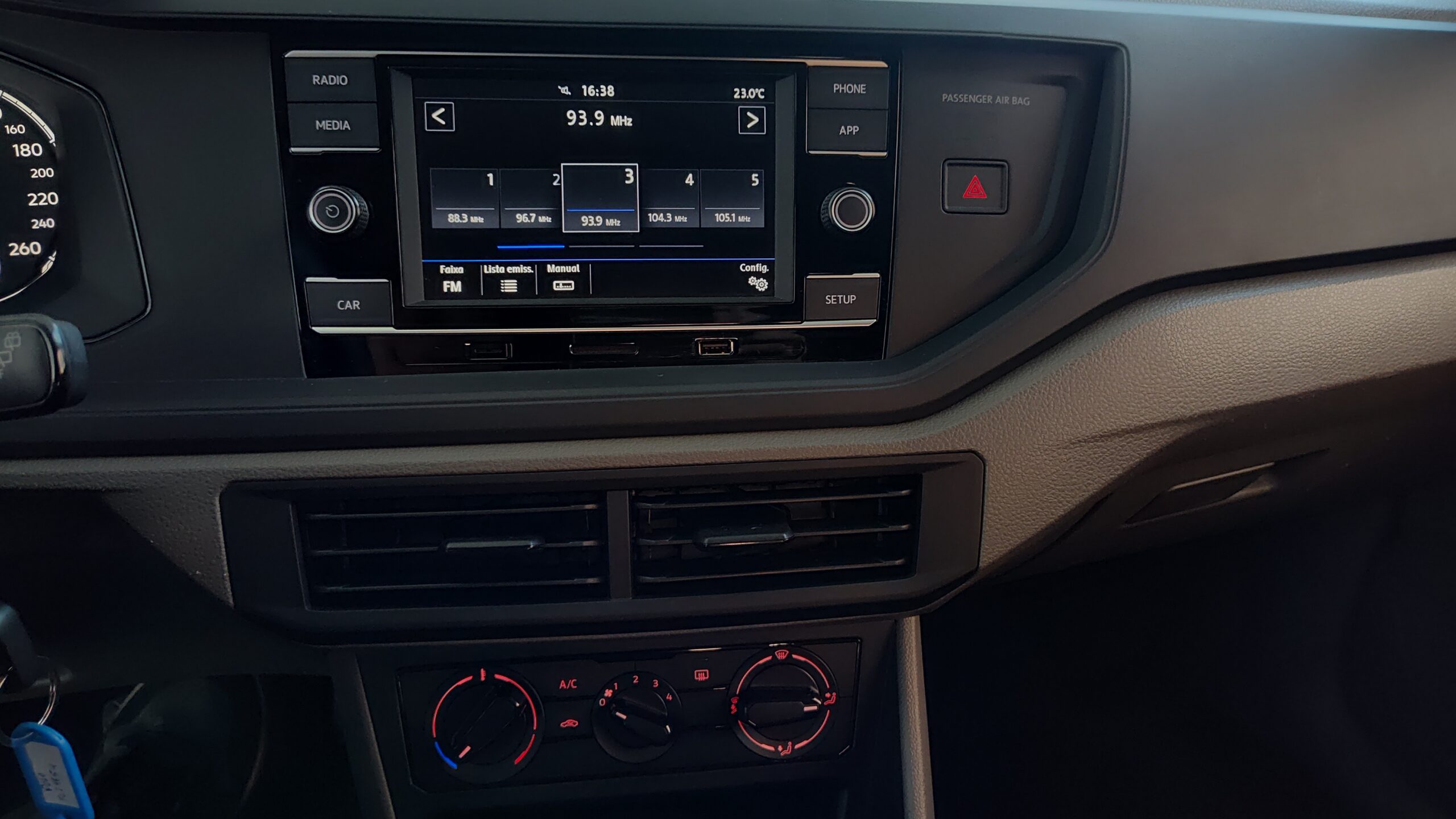 Volkswagen Polo - 1.6 MSI TOTAL FLEX MANUAL