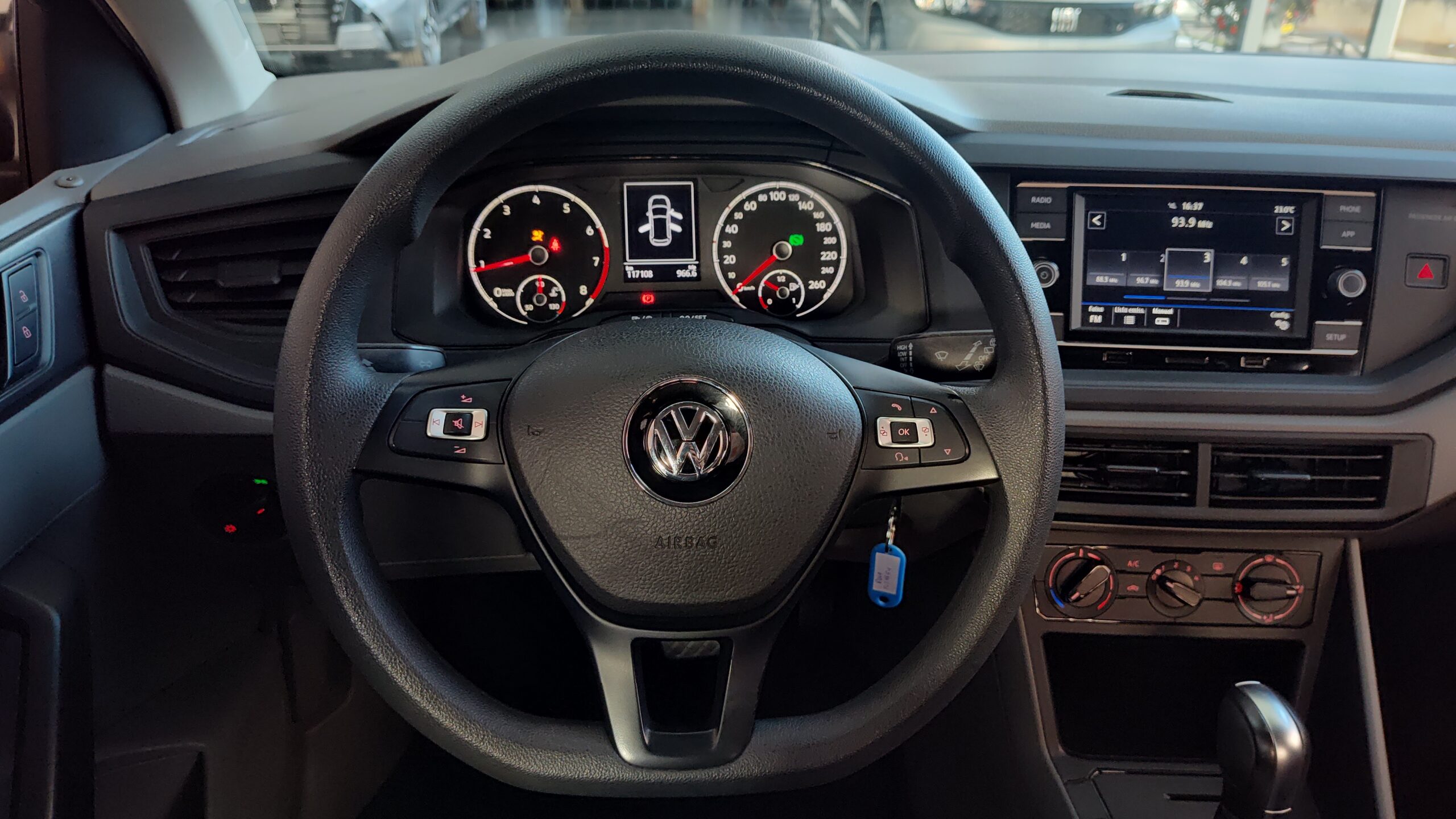 Volkswagen Polo - 1.6 MSI TOTAL FLEX MANUAL