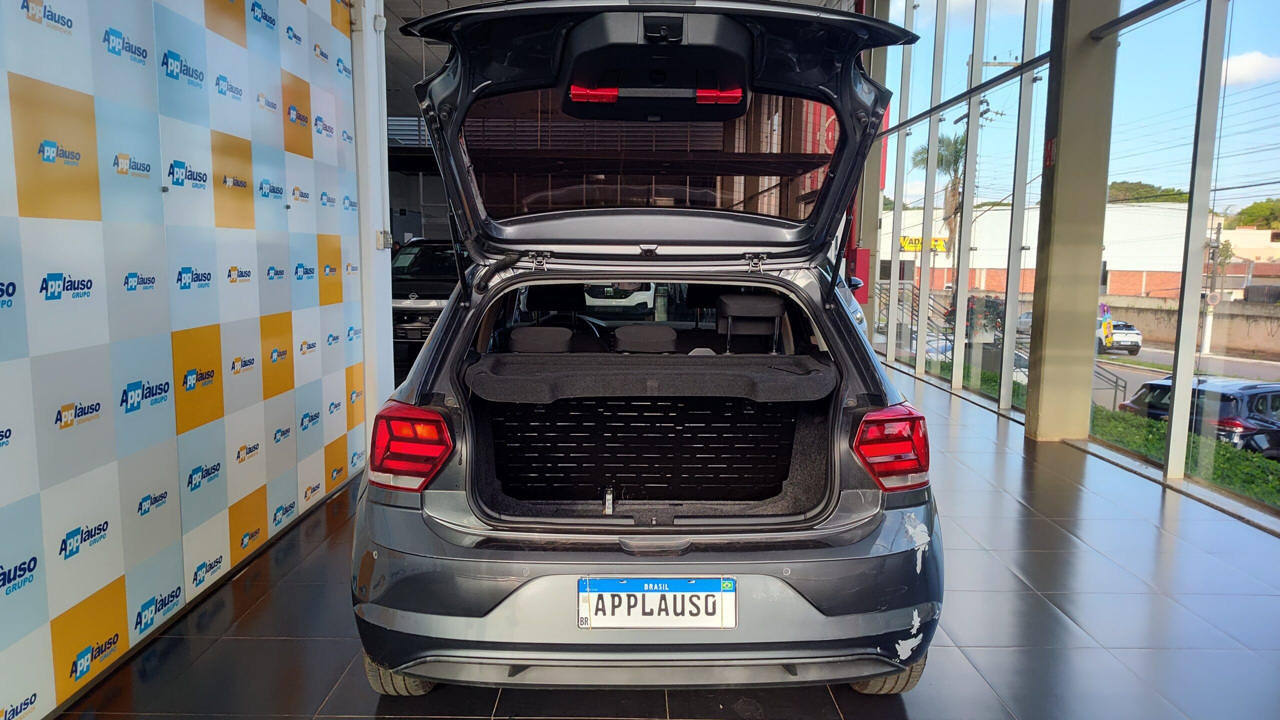 Volkswagen Polo - 1.6 MSI TOTAL FLEX MANUAL