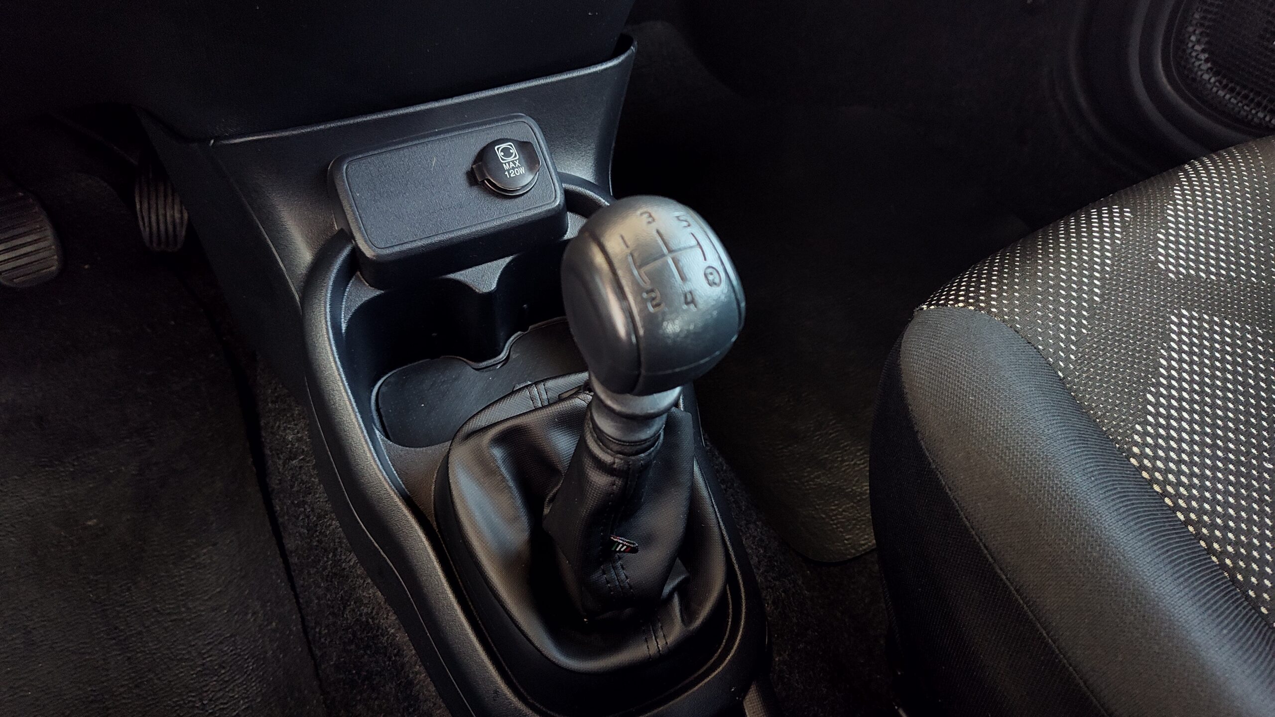 Fiat Mobi - 1.0 EVO FLEX LIKE. MANUAL