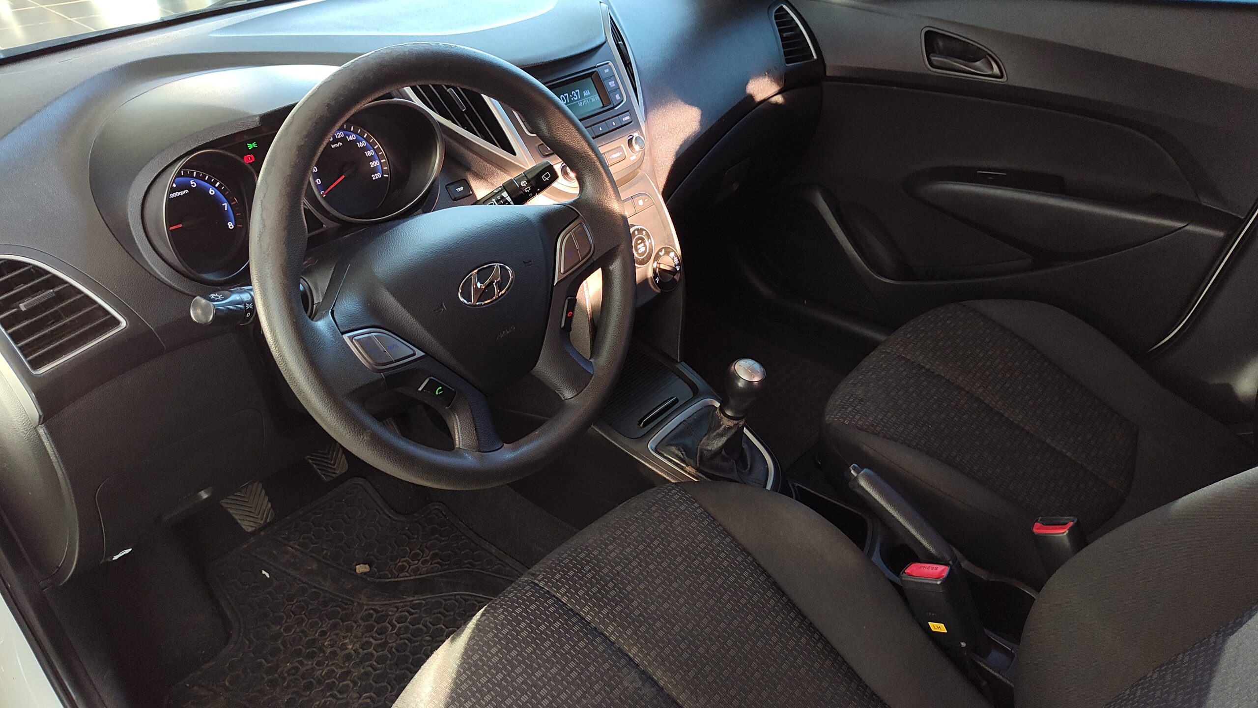 Hyundai Hb20 - 1.0 UNIQUE 12V FLEX 4P MANUAL