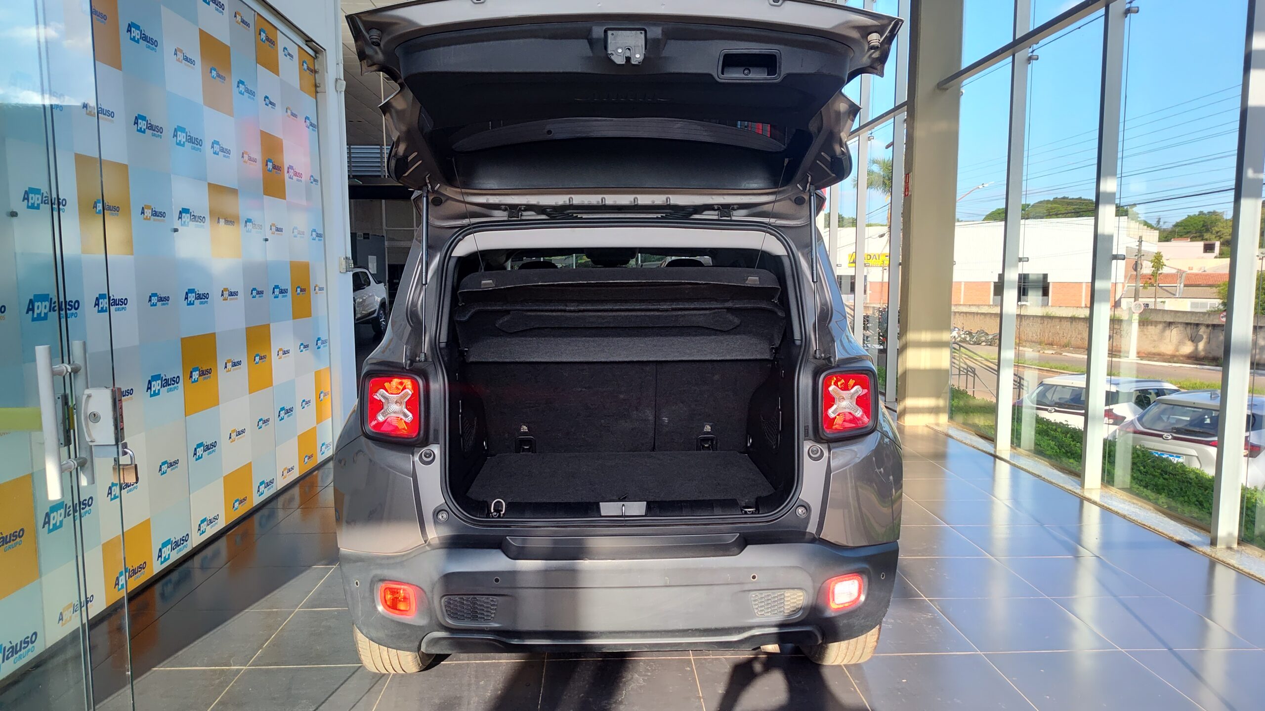 Jeep Renegade - 1.8 16V FLEX 4P AUTOMÁTICO