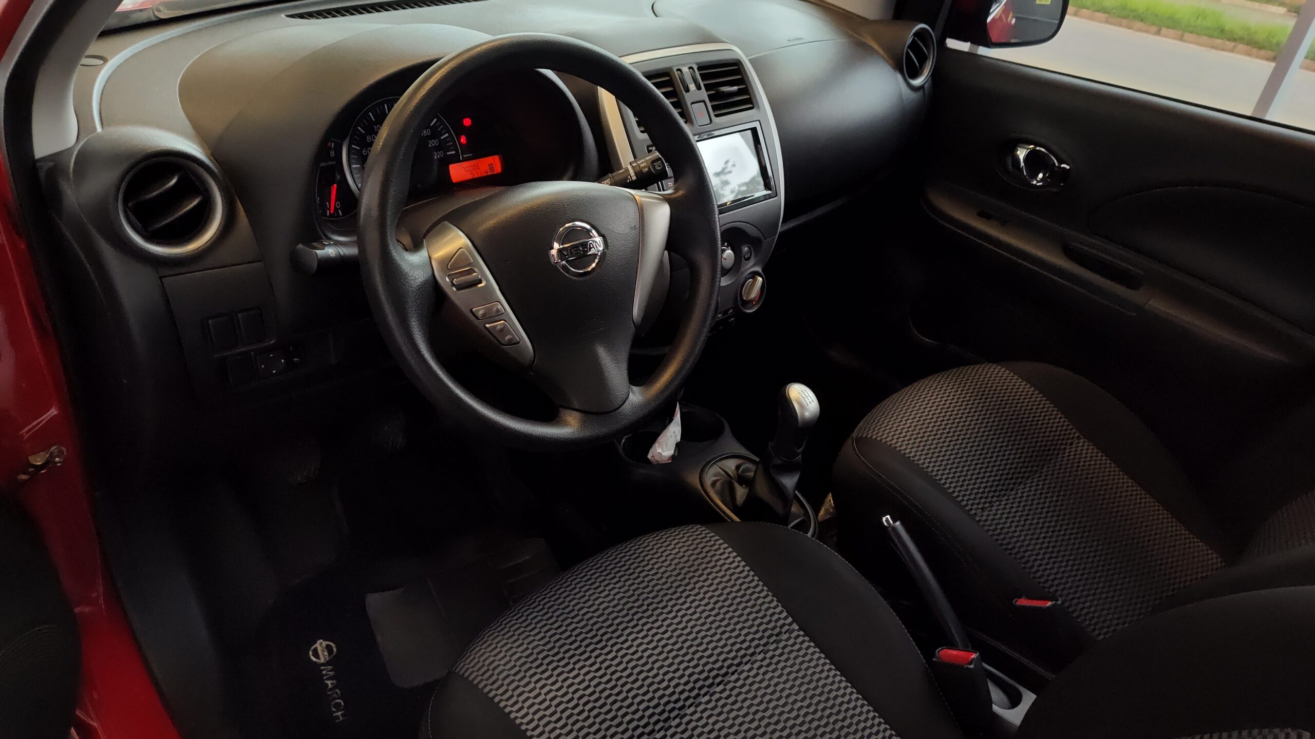 Nissan March - 1.0 SV 12V FLEX 4P MANUAL