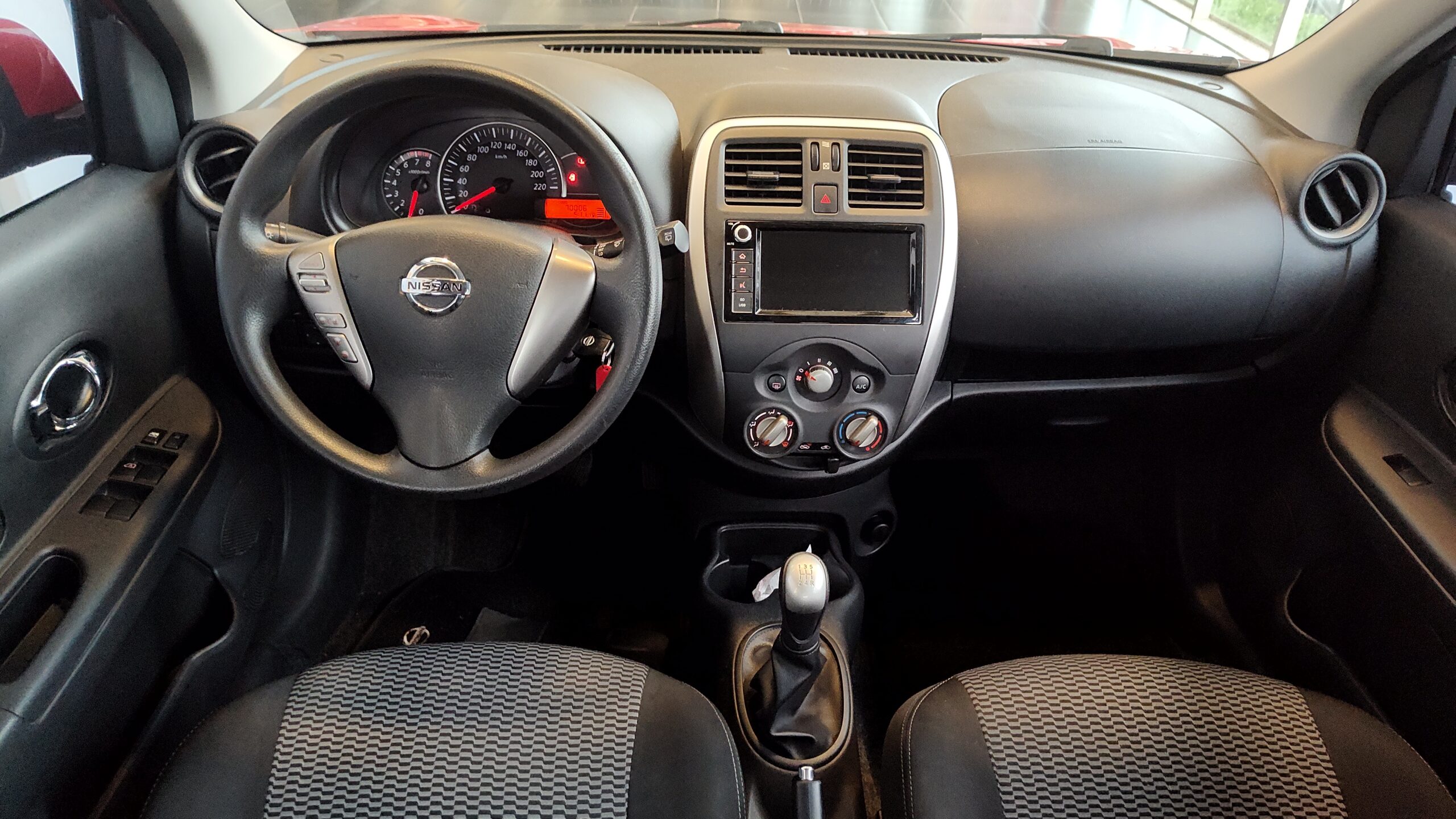 Nissan March - 1.0 SV 12V FLEX 4P MANUAL