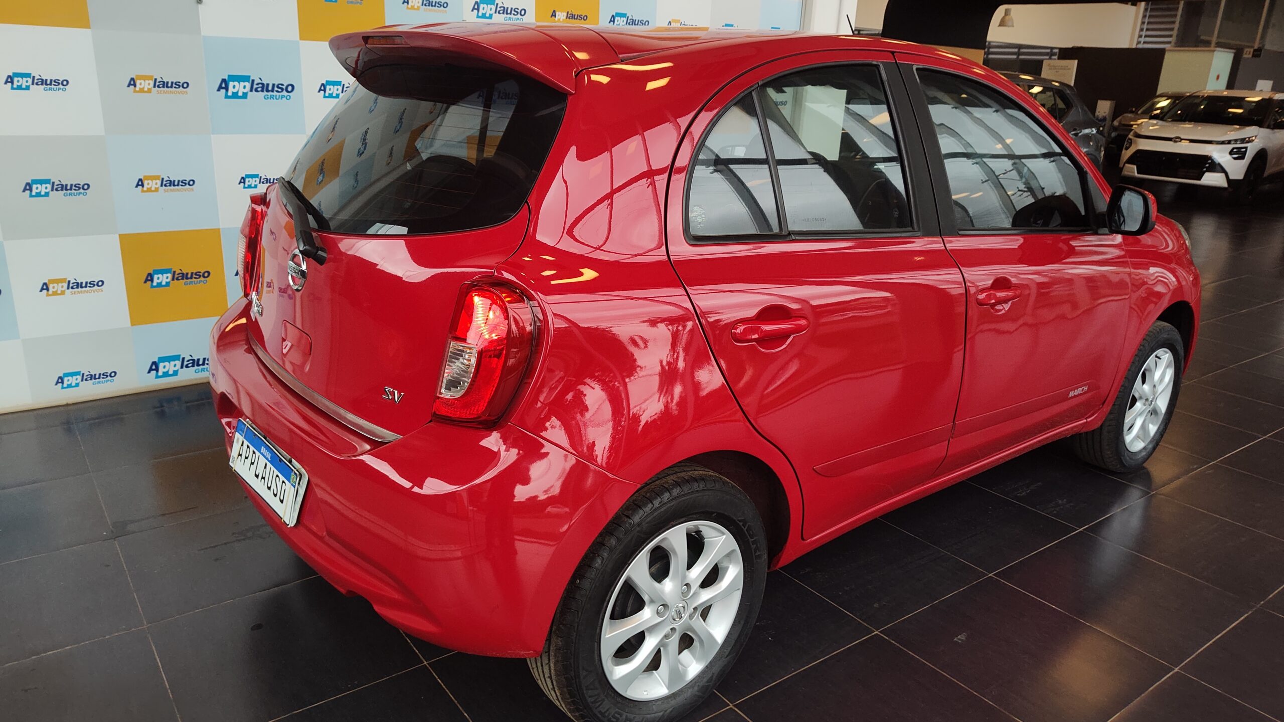Nissan March - 1.0 SV 12V FLEX 4P MANUAL