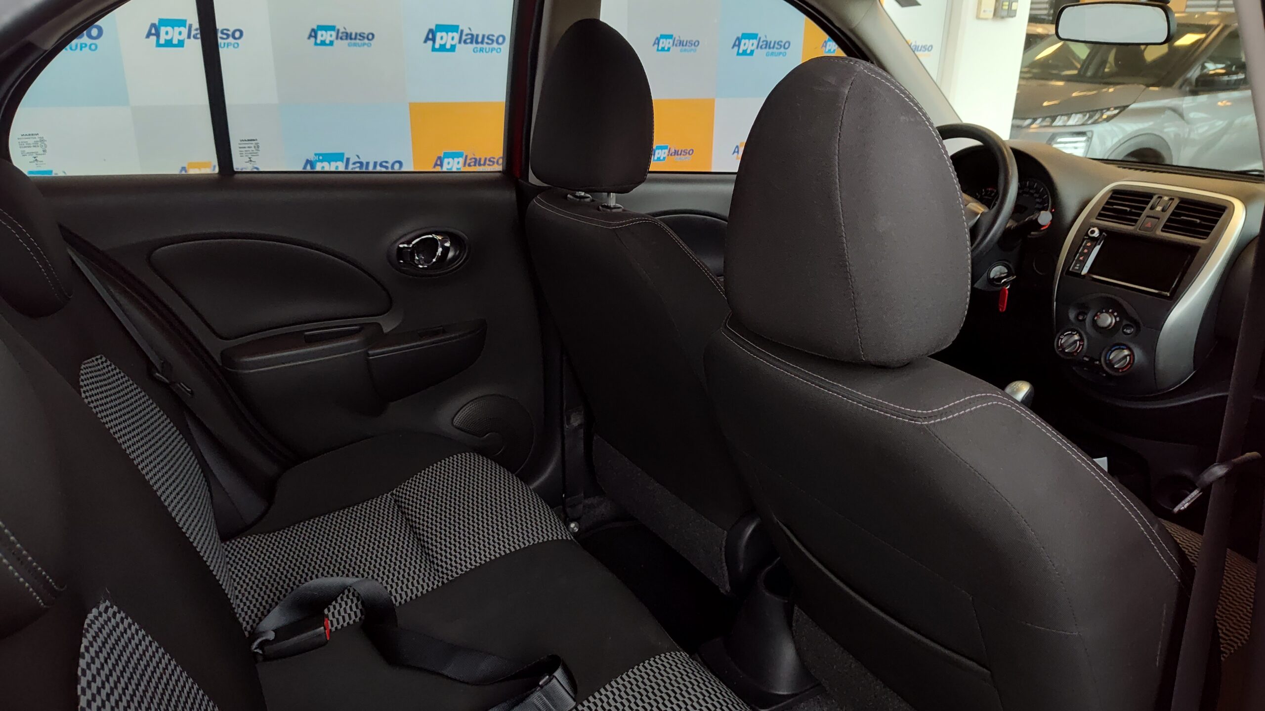 Nissan March - 1.0 SV 12V FLEX 4P MANUAL