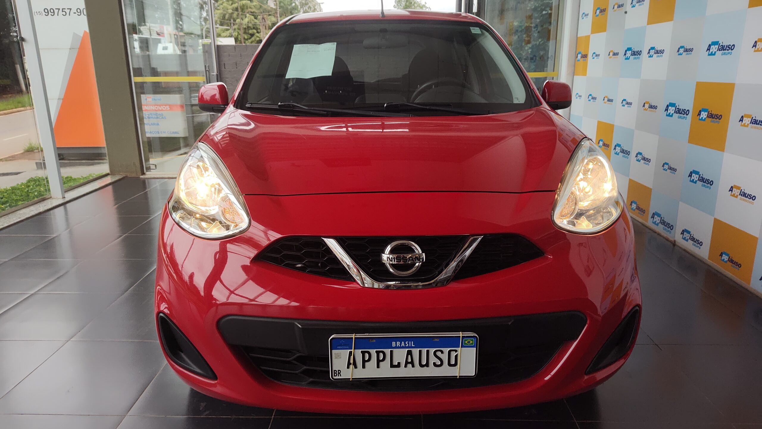 Nissan March - 1.0 SV 12V FLEX 4P MANUAL
