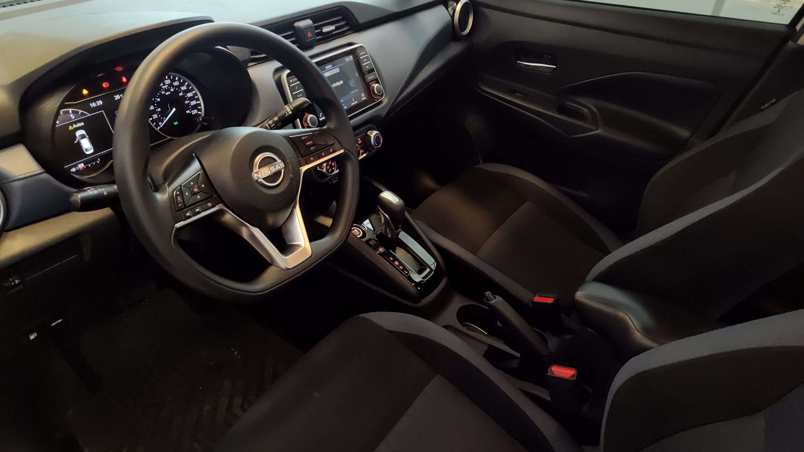Nissan Versa - 1.6 16V FLEX ADVANCE XTRONIC