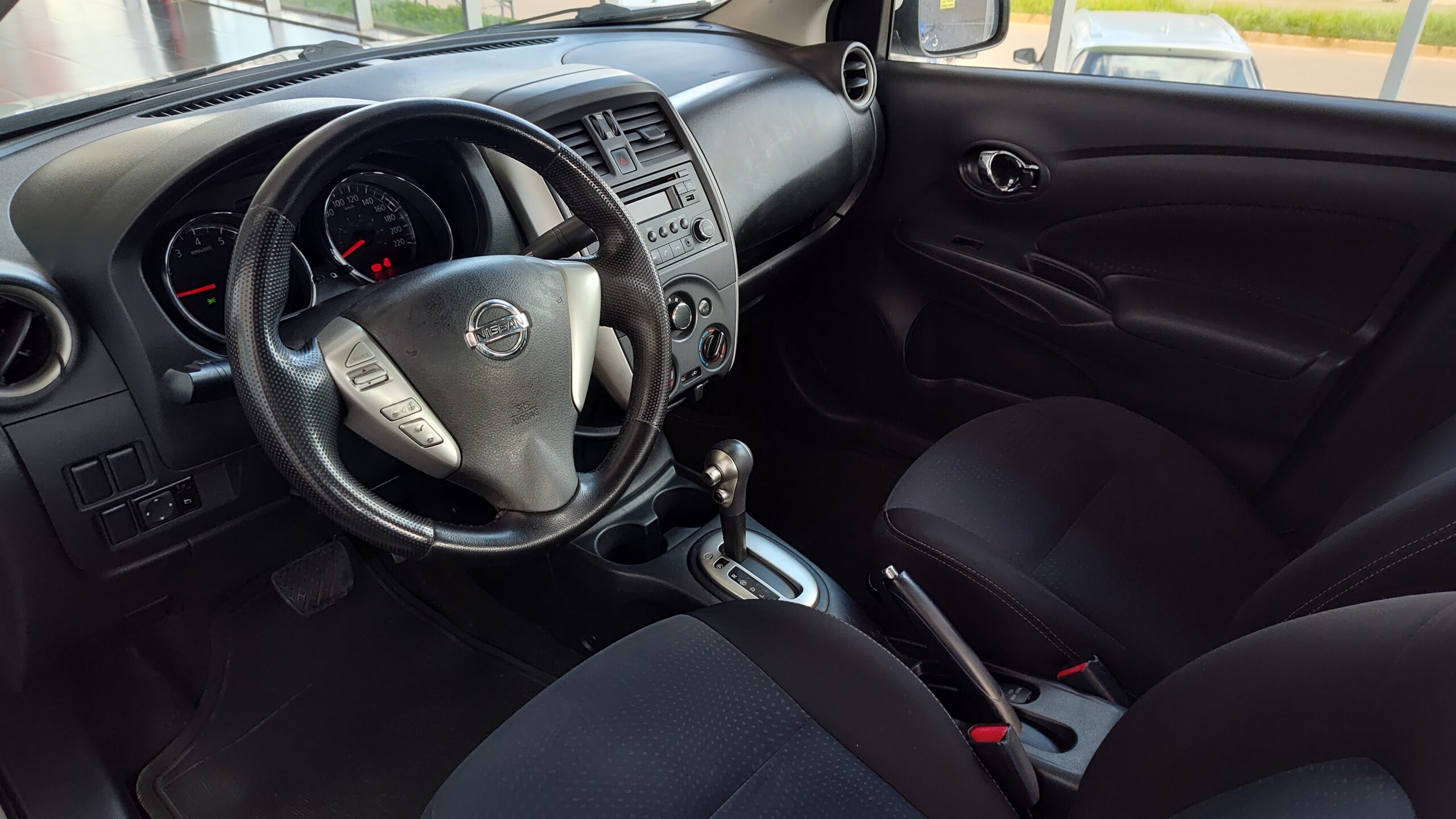 Nissan Versa - 1.6 16V FLEX SV 4P XTRONIC
