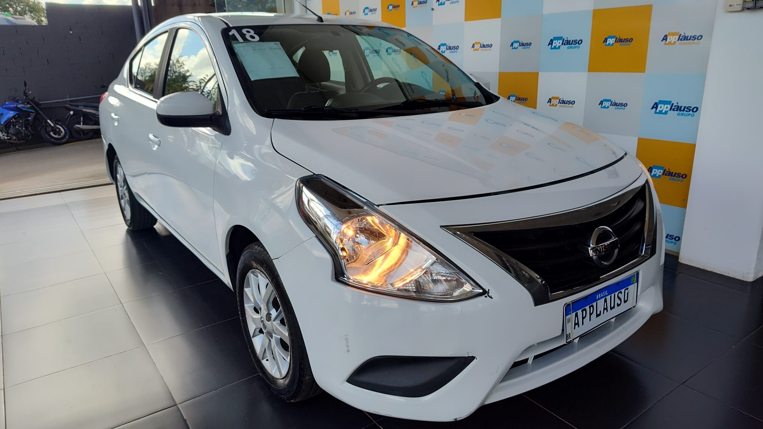 Nissan Versa - 1.6 16V FLEX SV 4P XTRONIC