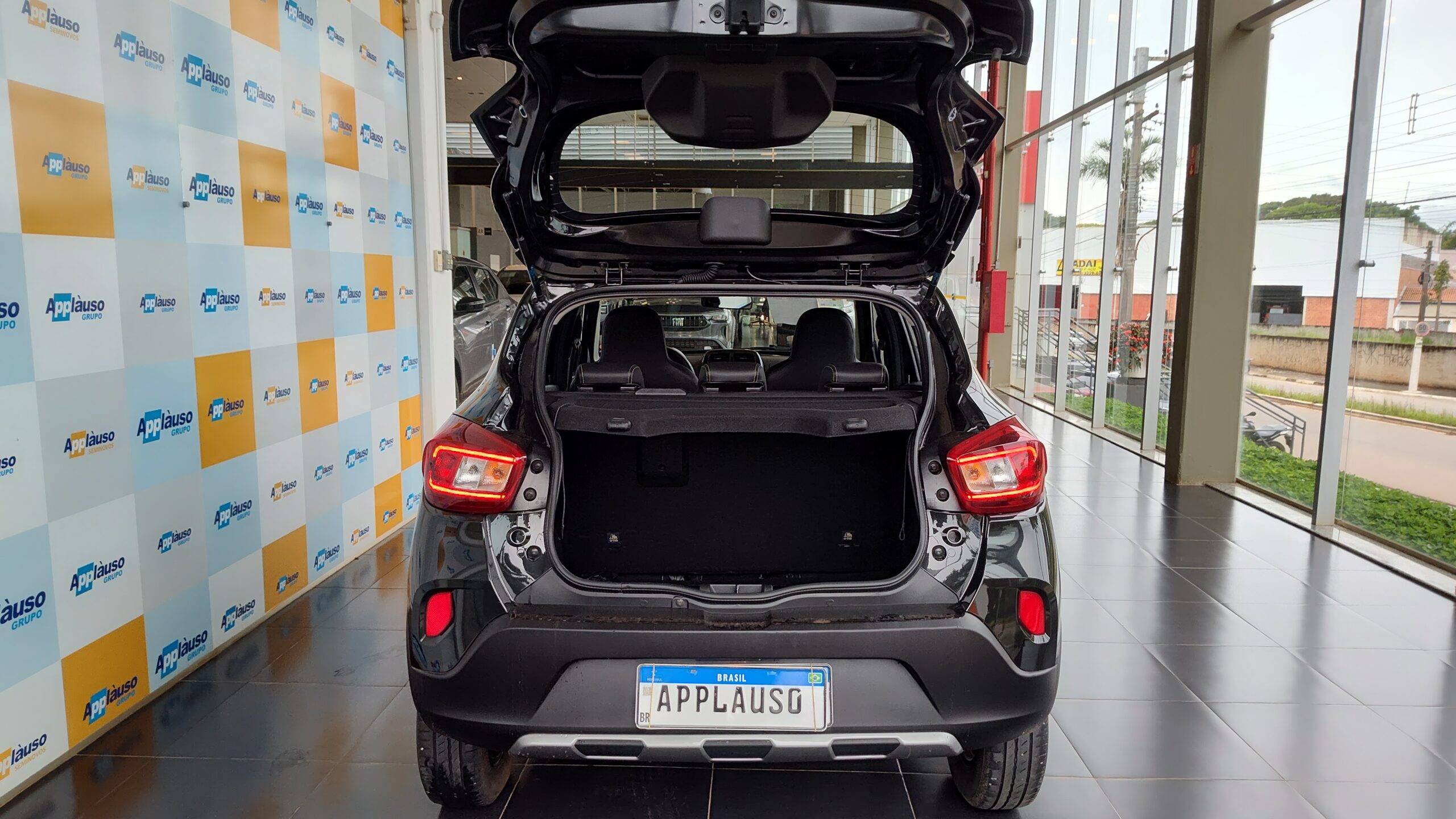 Renault Kwid - 1.0 12V SCE FLEX OUTSIDER MANUAL
