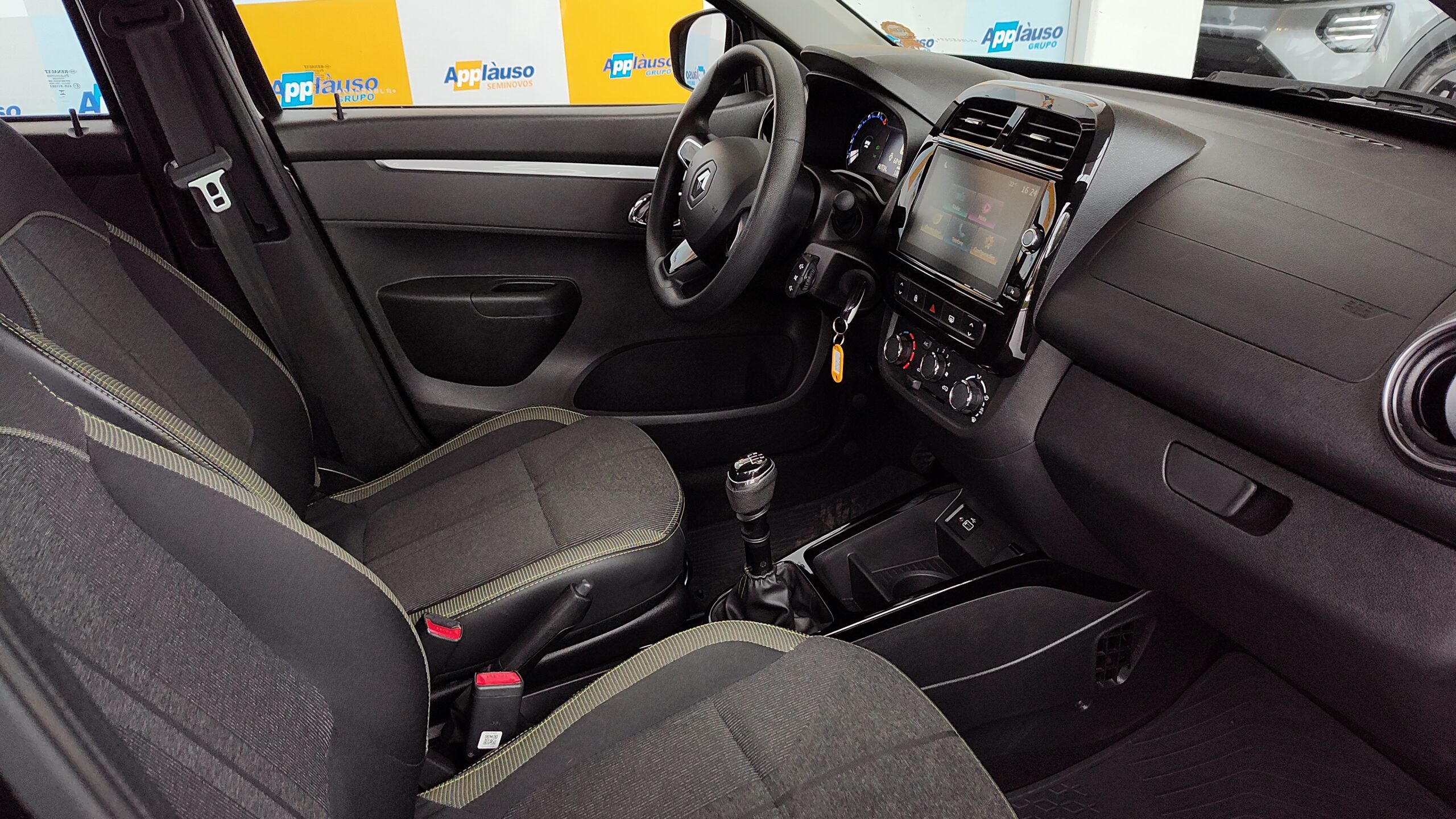 Renault Kwid - 1.0 12V SCE FLEX OUTSIDER MANUAL
