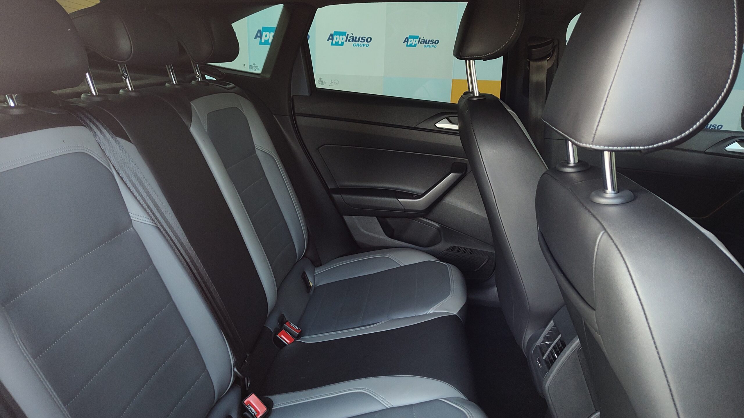 Volkswagen Nivus - 1.0 200 TSI TOTAL FLEX HIGHLINE AUTOMÁTICO