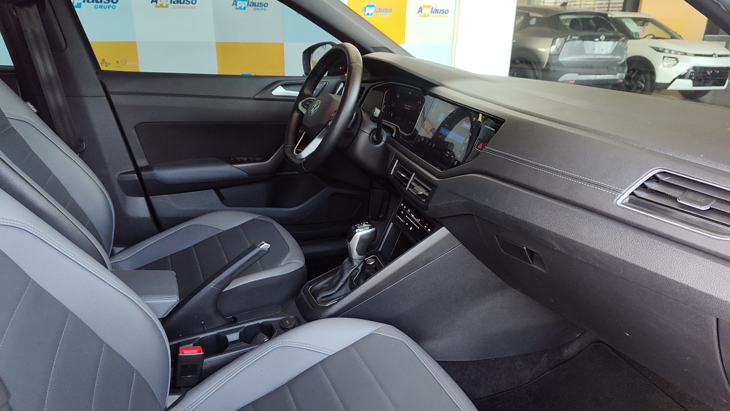 Volkswagen Nivus - 1.0 200 TSI TOTAL FLEX HIGHLINE AUTOMÁTICO