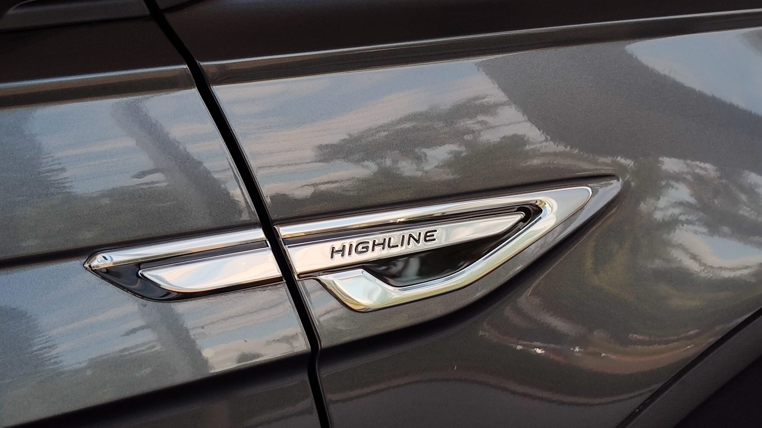 Volkswagen Nivus - 1.0 200 TSI TOTAL FLEX HIGHLINE AUTOMÁTICO